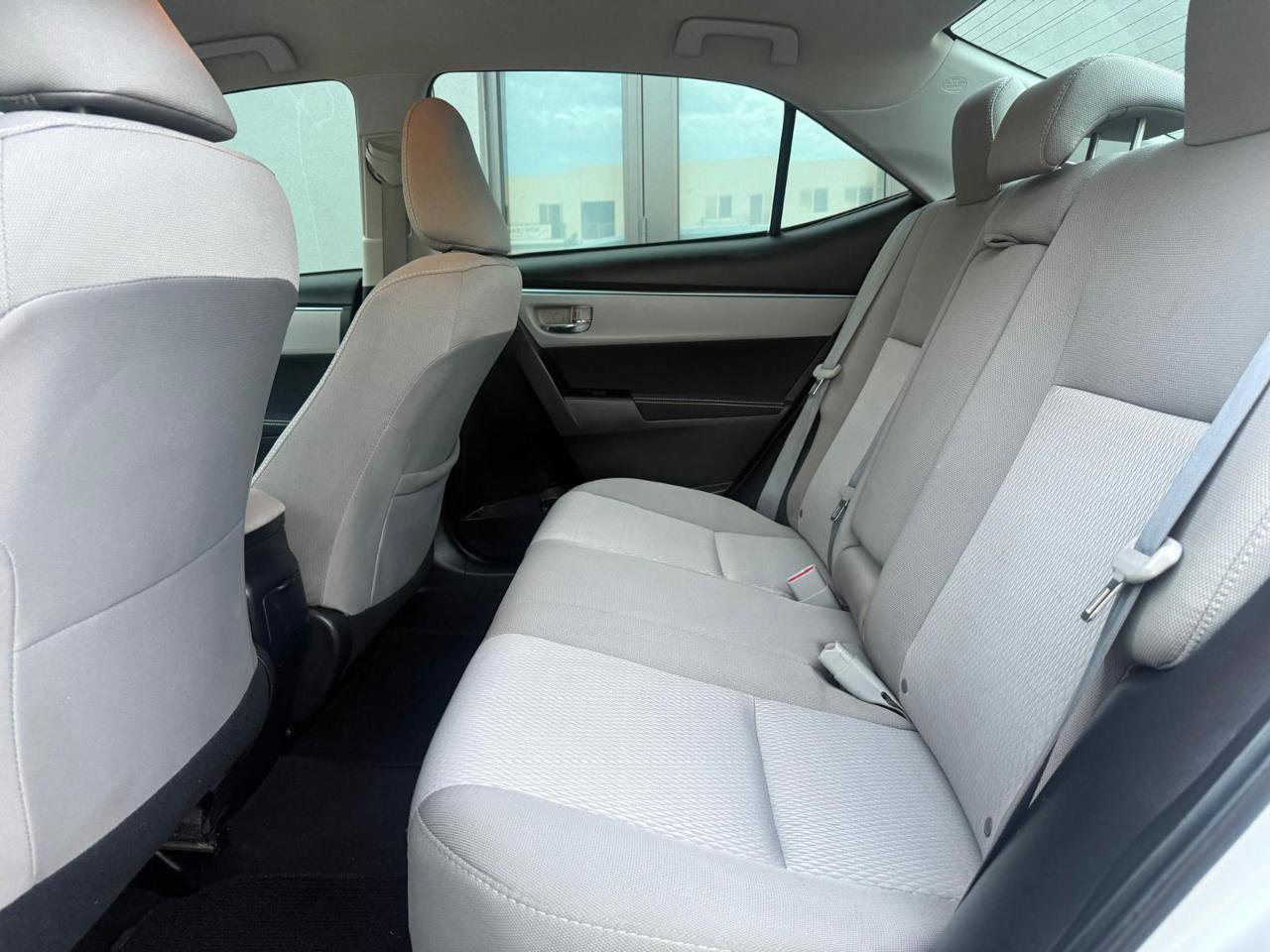 Used 2015 Toyota Corolla LE FWD image 21