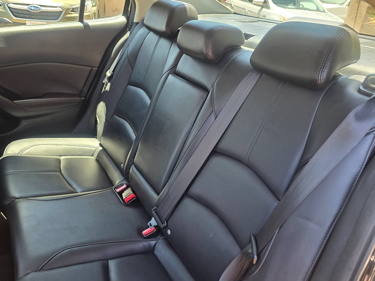 Used 2018 MAZDA MAZDA3 Touring FWD image 22