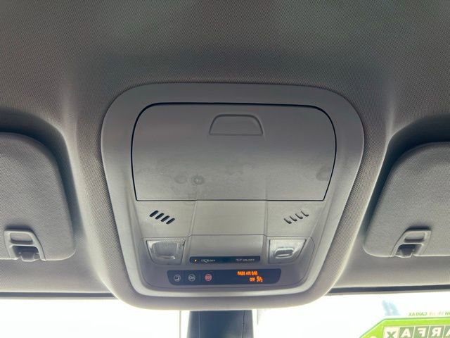 Used 2021 GMC Acadia SLE w/ Driver Convenience Package image 29