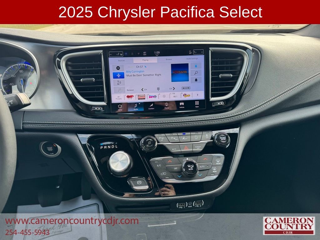 New 2025 Chrysler Pacifica Select image 9