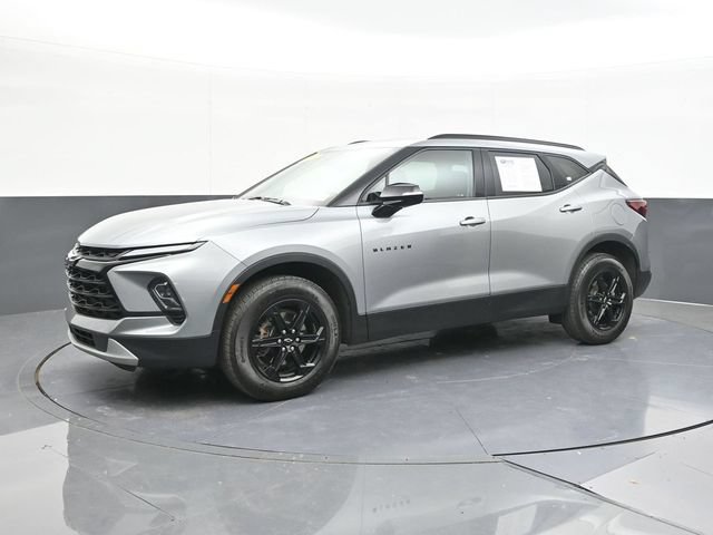 Used 2024 Chevrolet Blazer LT w/ Midnight/Sport Edition FWD image 7