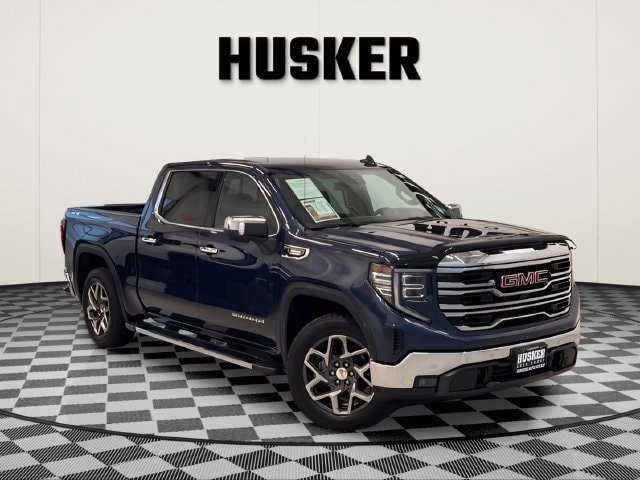 Used 2022 GMC Sierra 1500 SLT w/ SLT Premium Plus Package AWD/4WD image 15