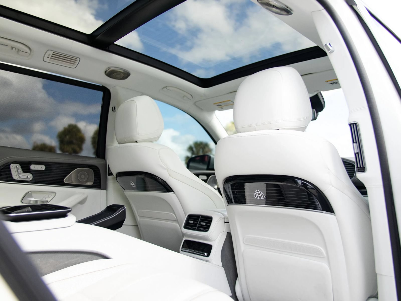 Used 2022 Mercedes-Benz Maybach GLS 600 4MATIC image 40