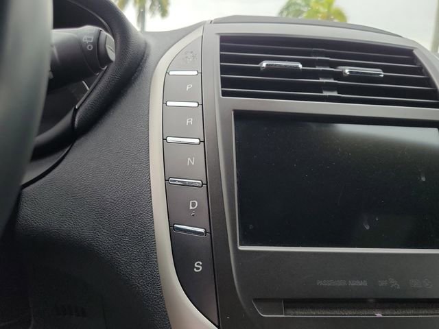Used 2017 Lincoln MKC Select w/ Select Plus Package FWD image 24