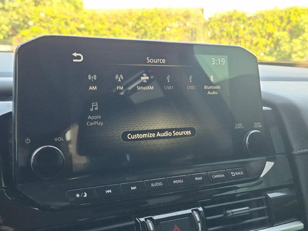 Used 2024 Nissan Pathfinder SL w/ Black Appearance Package FWD image 21