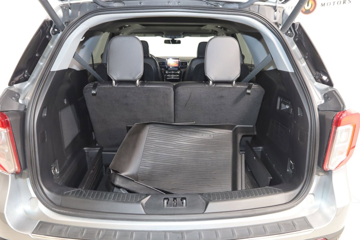 Used 2023 Ford Explorer Limited w/ Equipment Group 301A AWD/4WD image 54