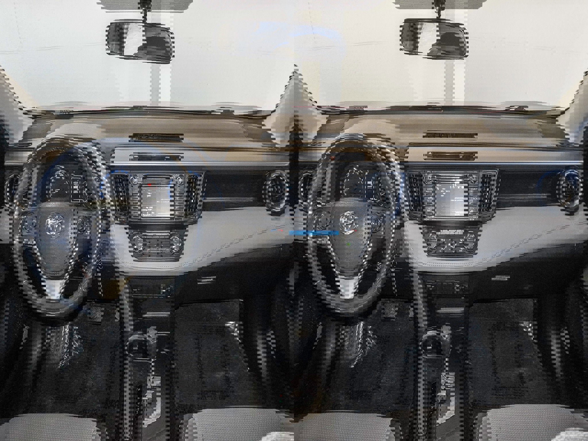 Used 2016 Toyota RAV4 XLE image 25