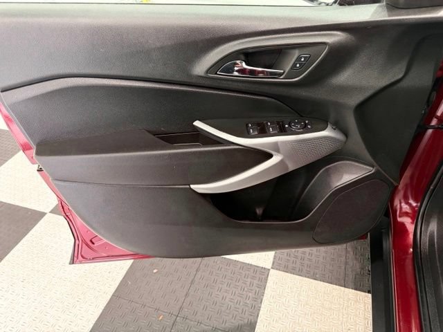 Used 2025 Chevrolet Trax LS w/ Driver Confidence Package FWD image 13