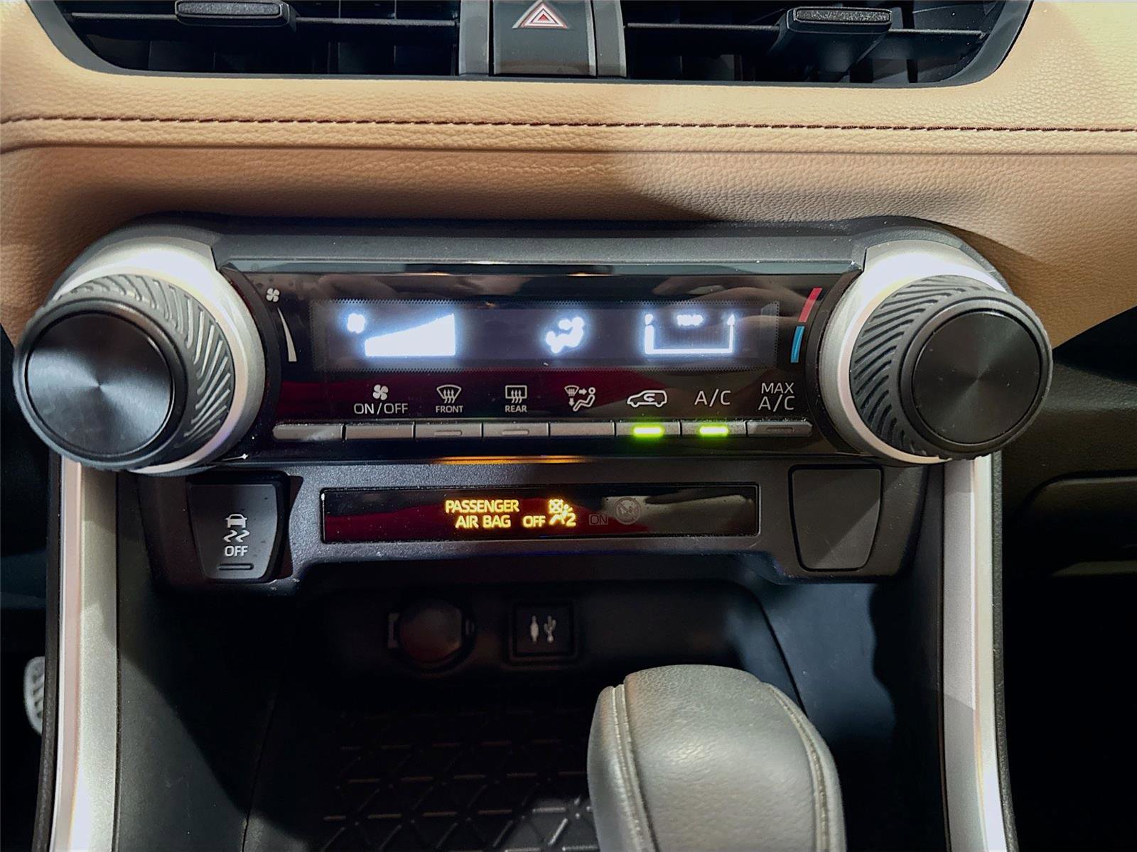Used 2019 Toyota RAV4 LE image 12