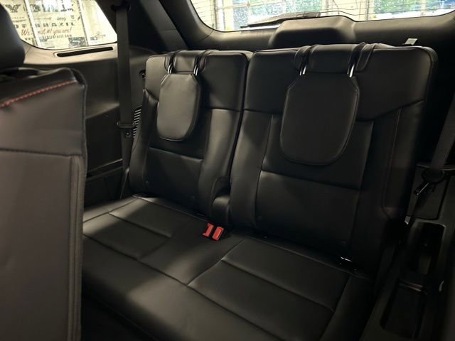 Used 2025 Ford Explorer ST-Line w/ ST-Line Street Pack AWD/4WD image 21