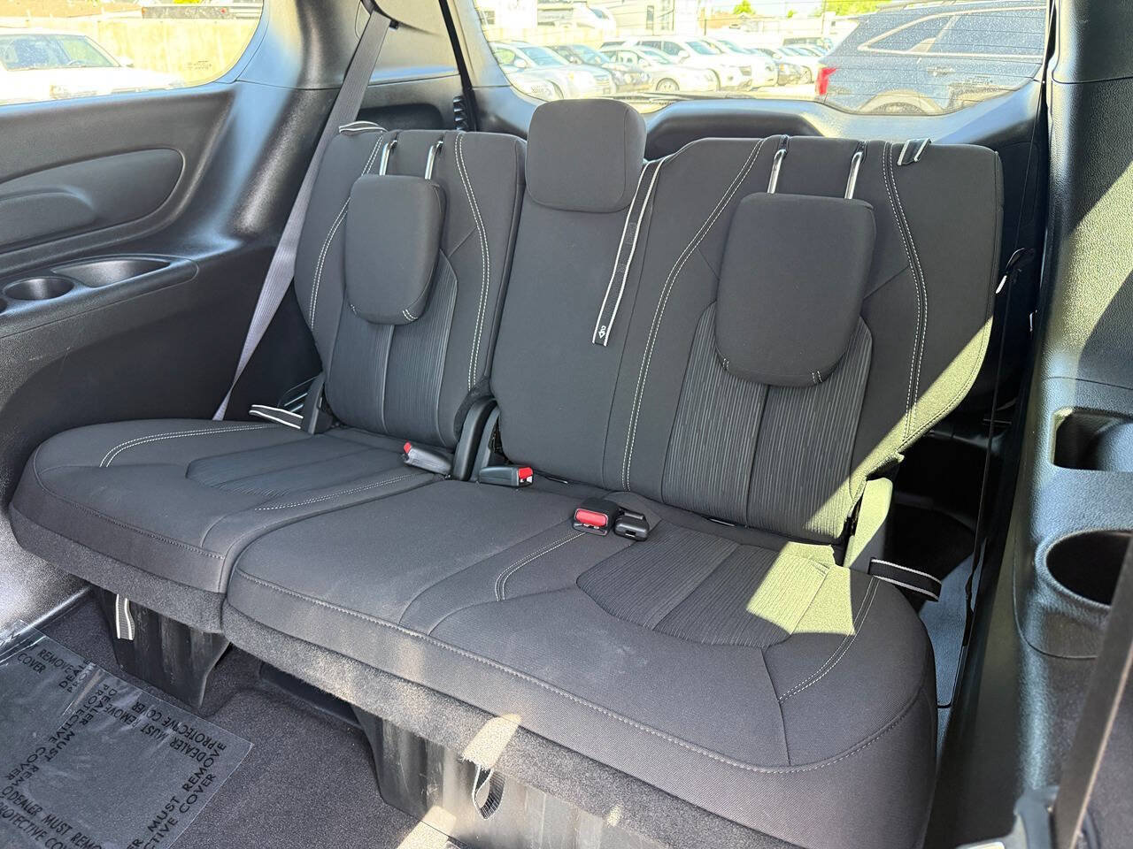 Used 2024 Chrysler Pacifica Touring FWD image 18