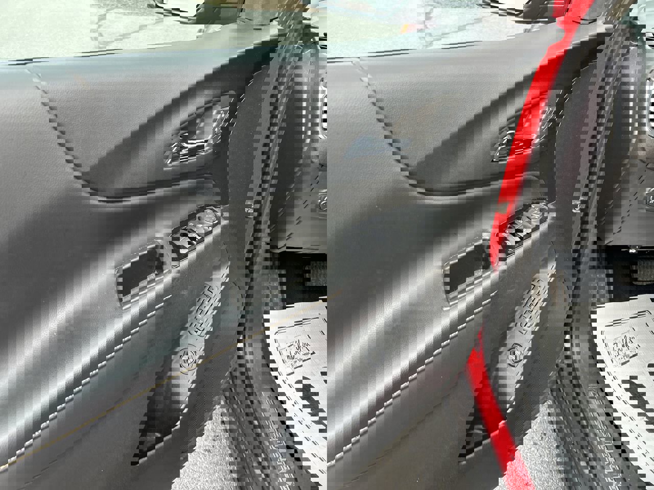 Used 2023 Chevrolet Equinox Premier image 20