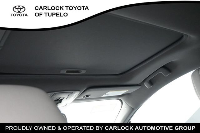 Used 2024 Toyota Sienna XSE FWD image 24