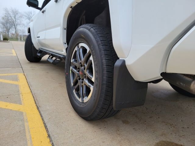 Used 2025 Toyota Tacoma TRD Sport w/ TRD Sport Premium Package image 19