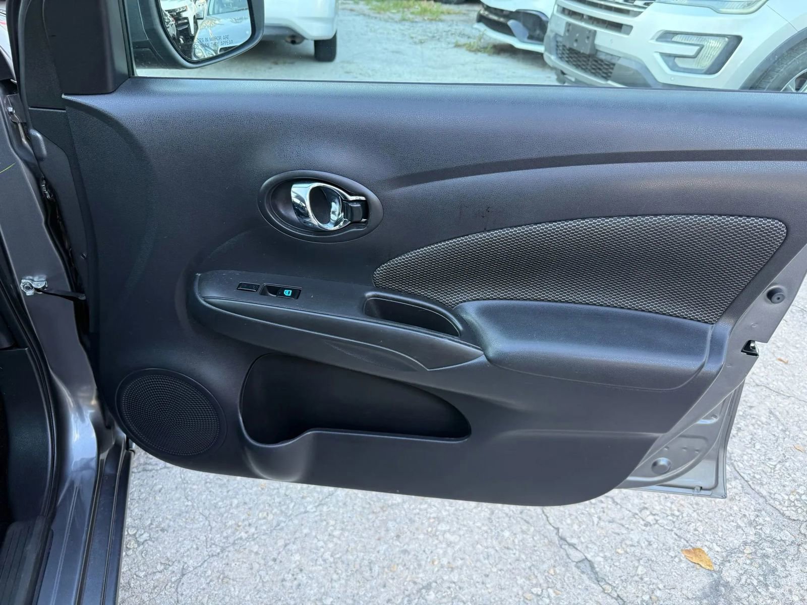 Used 2019 Nissan Versa SV image 18