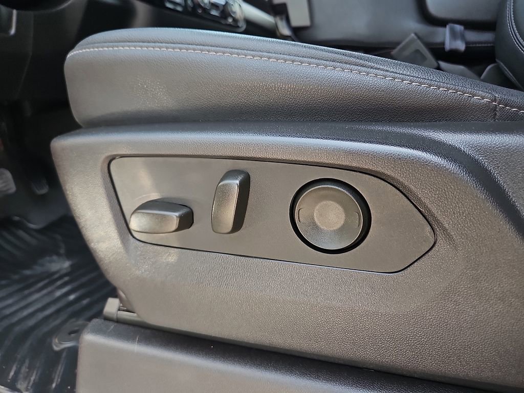 Used 2024 Chevrolet Silverado 1500 LT w/ Leather Package image 14