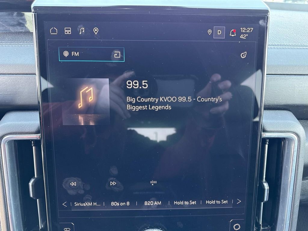 Used 2025 GMC Yukon Denali AWD/4WD image 17