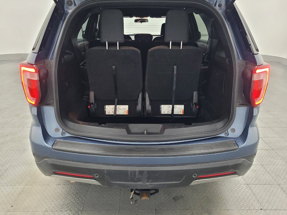 Used 2019 Ford Explorer XLT image 29