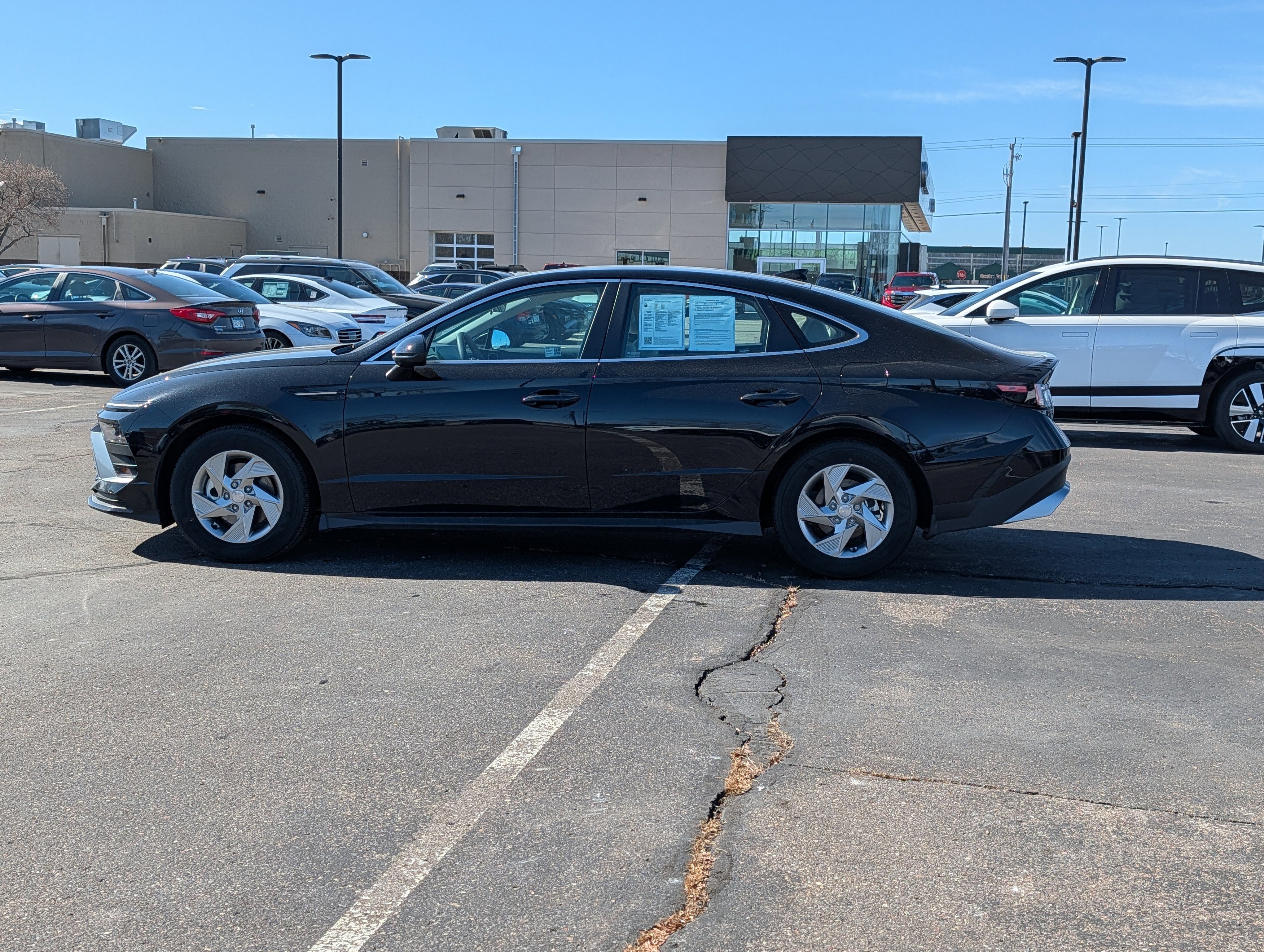 Used 2025 Hyundai Sonata SE image 2