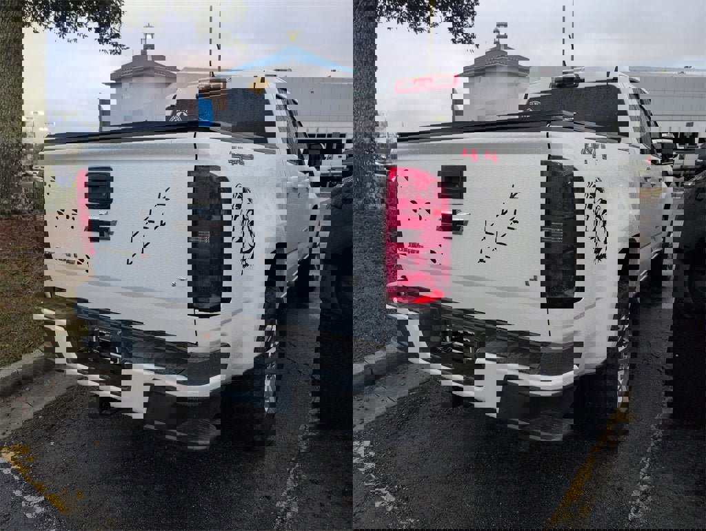 Used 2019 Chevrolet Colorado LT image 3