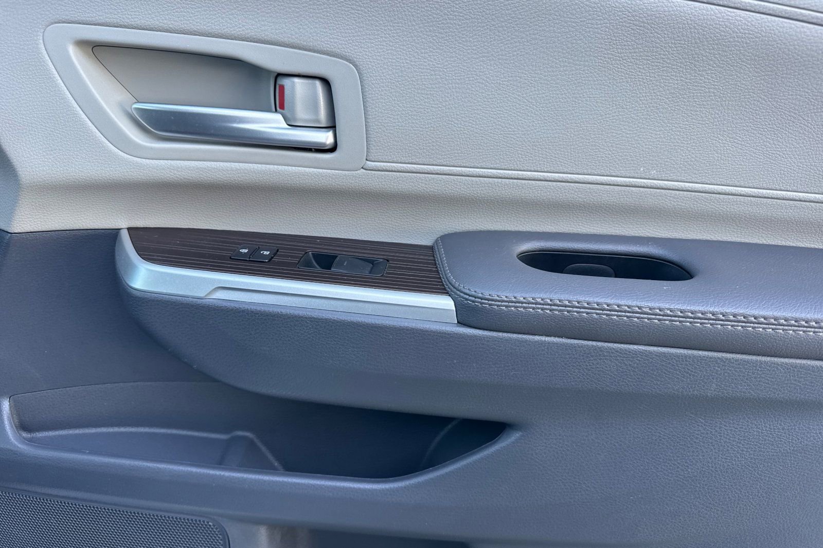 Certified 2023 Toyota Sienna XLE image 23