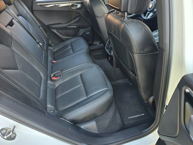 Used 2018 Porsche Macan Sport Edition image 7