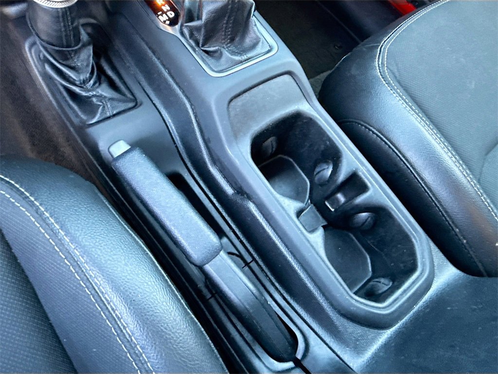 Used 2021 Jeep Wrangler Sport image 24