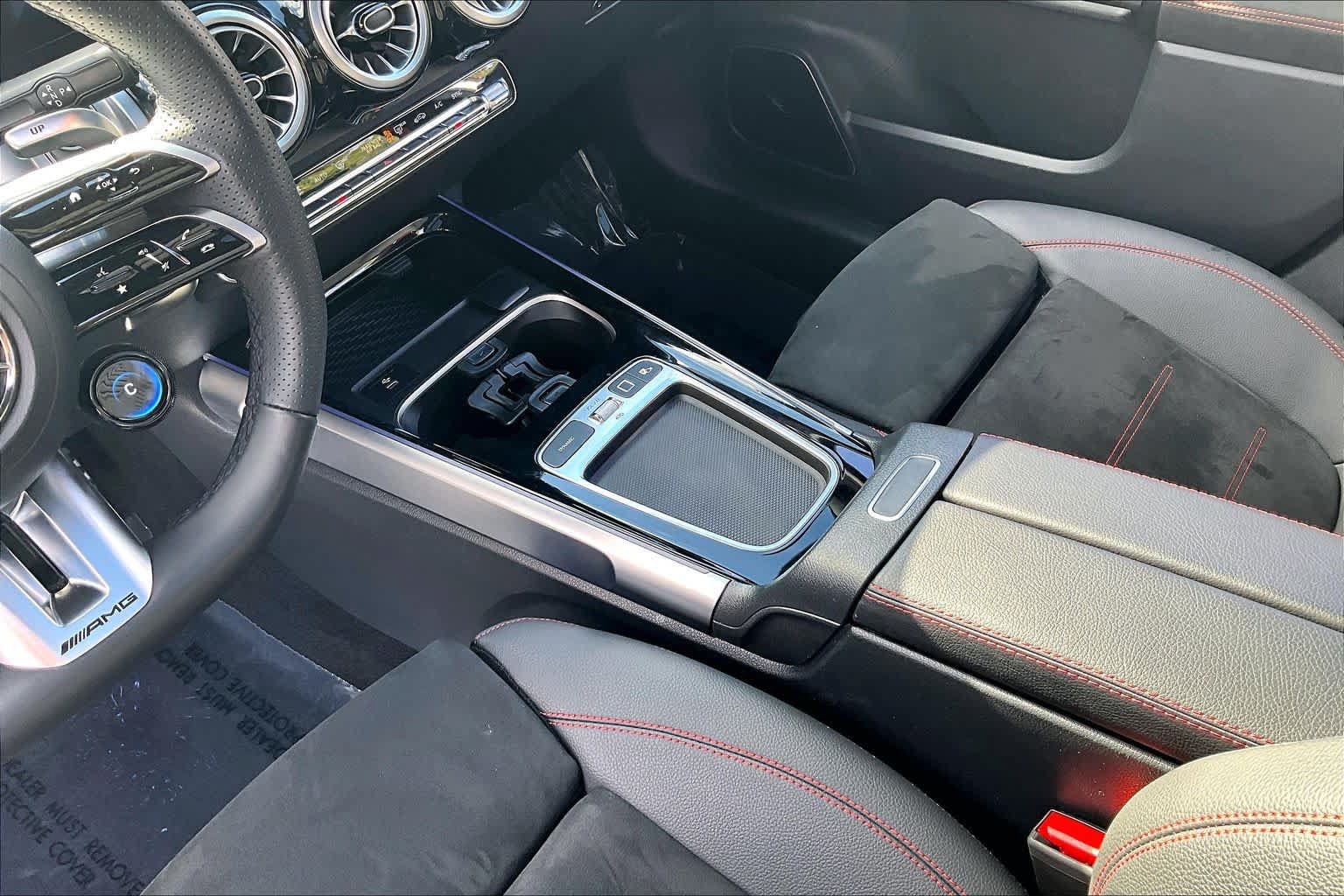 Used 2026 Mercedes-Benz GLB 35 AMG 4MATIC image 17