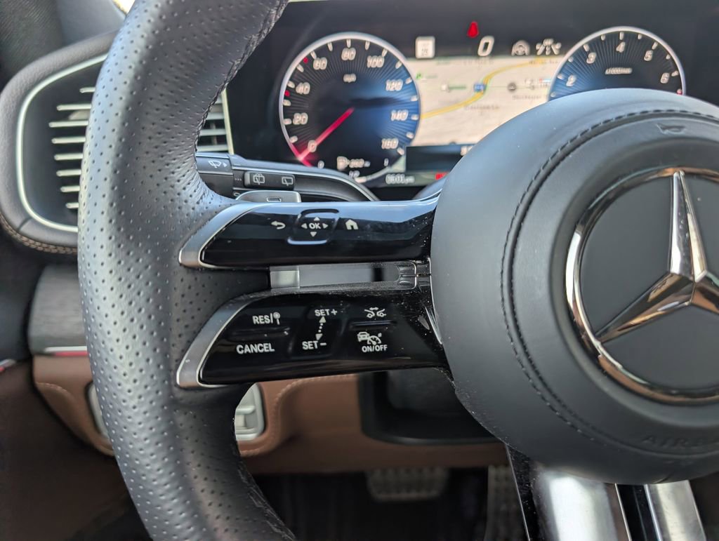 Used 2025 Mercedes-Benz GLS 580 4MATIC image 23