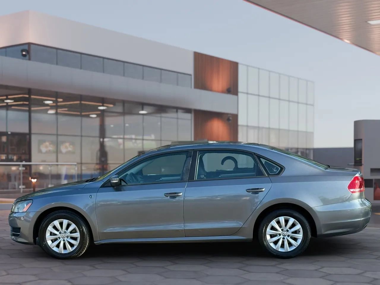 Used 2015 Volkswagen Passat 1.8T Wolfsburg Edition FWD image 3