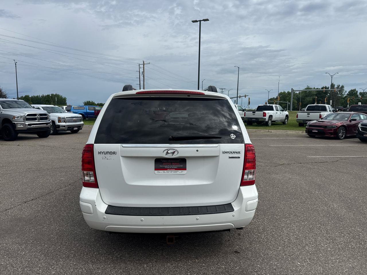 Used 2007 Hyundai Entourage Limited FWD image 4