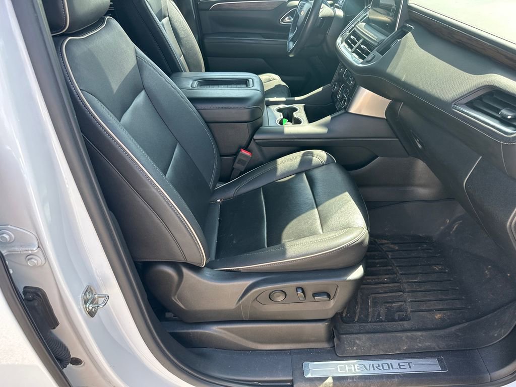 Used 2023 Chevrolet Suburban Premier w/ Advanced Technology Package RWD image 13
