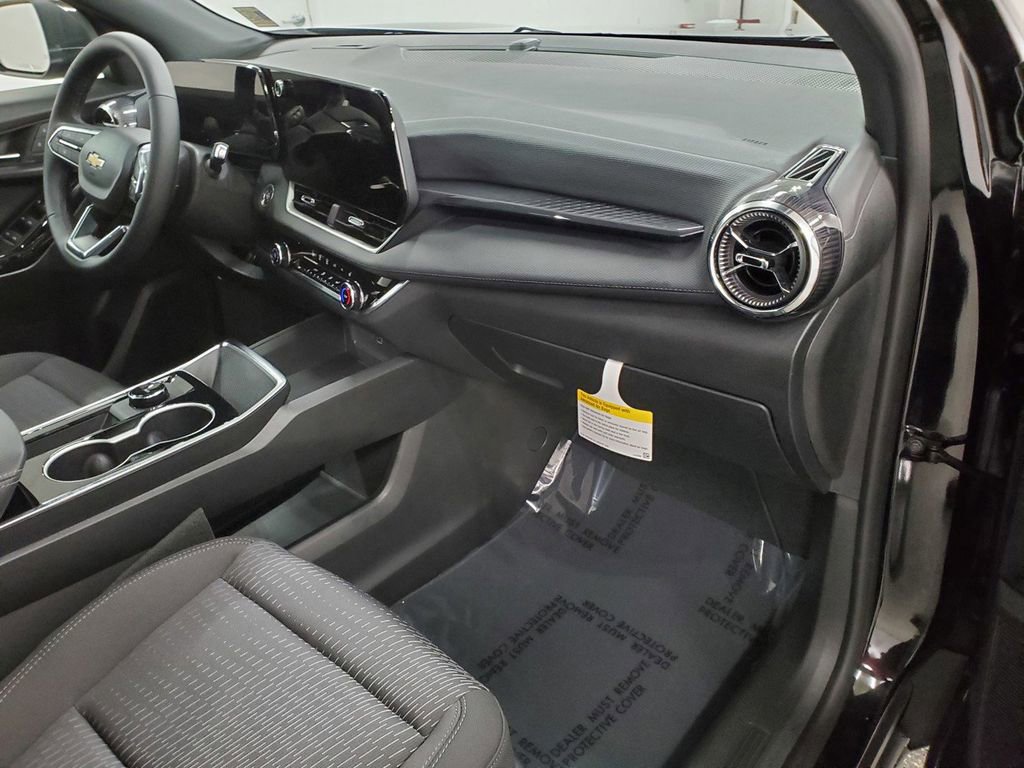 Used 2026 Chevrolet Equinox LT AWD/4WD image 12