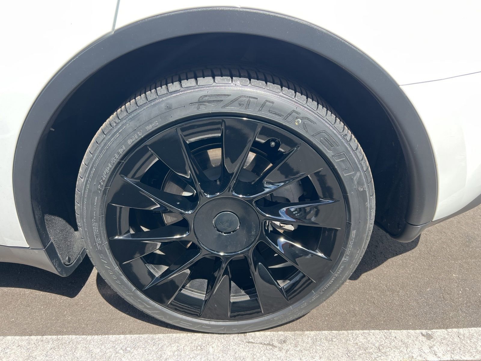 Used 2023 Tesla Model Y Long Range AWD/4WD image 13