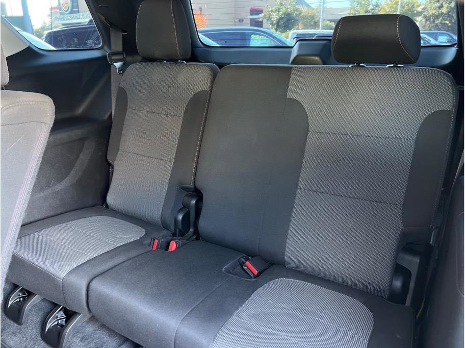Used 2019 Chevrolet Traverse LT image 13