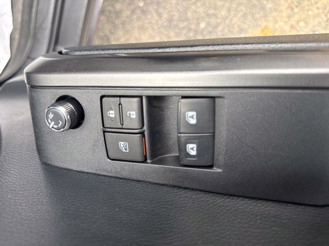 Used 2018 Toyota Tacoma TRD Sport AWD/4WD image 15