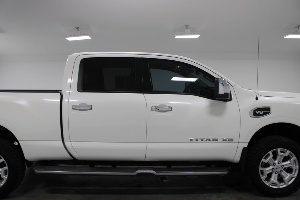 Used 2017 Nissan Titan SL RWD image 11