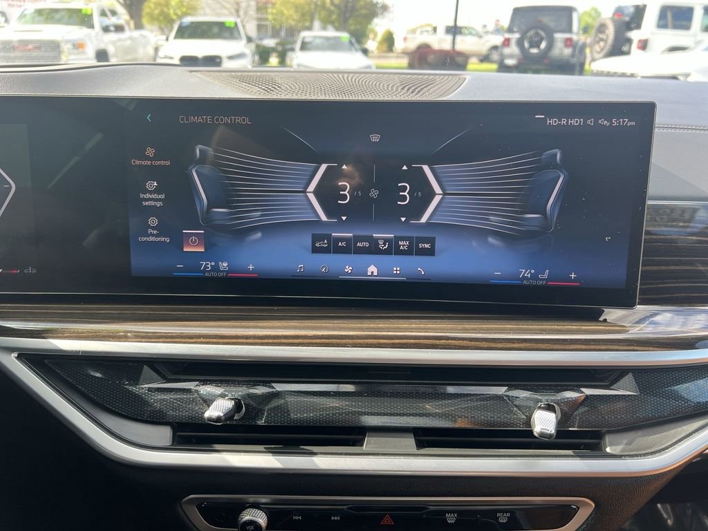 Used 2025 BMW X5 xDrive40i w/ M Sport Package AWD/4WD image 29
