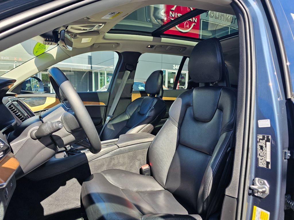 Used 2021 Volvo XC90 T6 Momentum AWD/4WD image 18