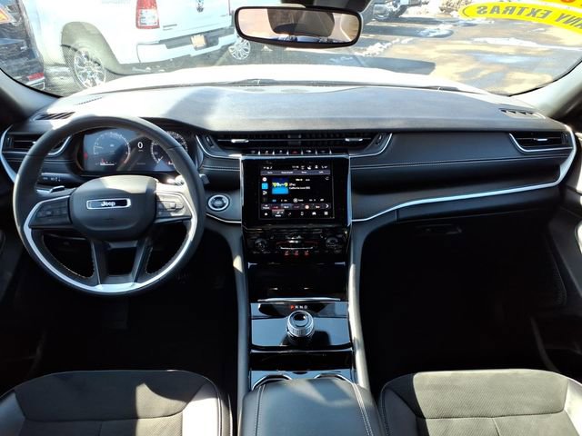 Certified 2023 Jeep Grand Cherokee Altitude image 16