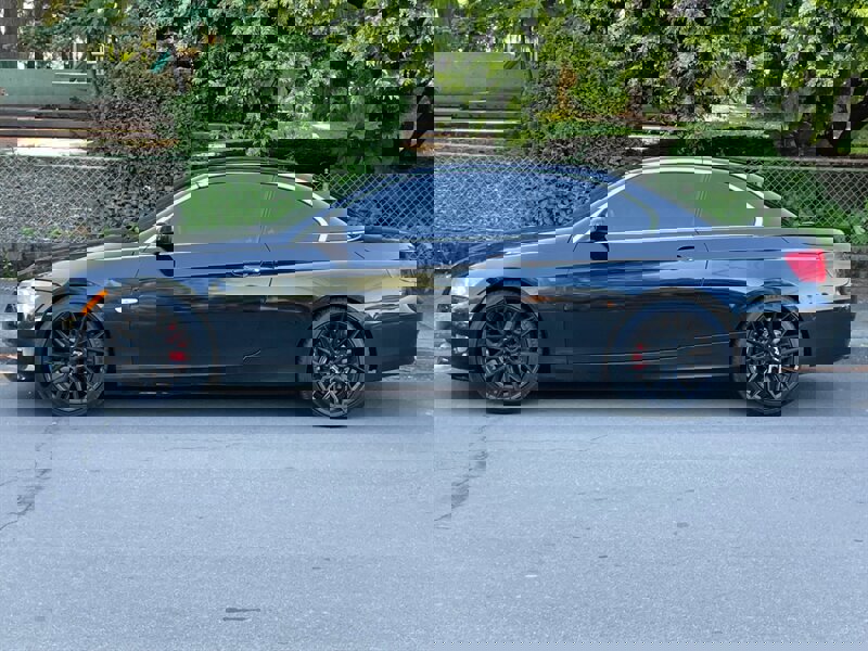 Used 2013 BMW 335i Convertible image 3