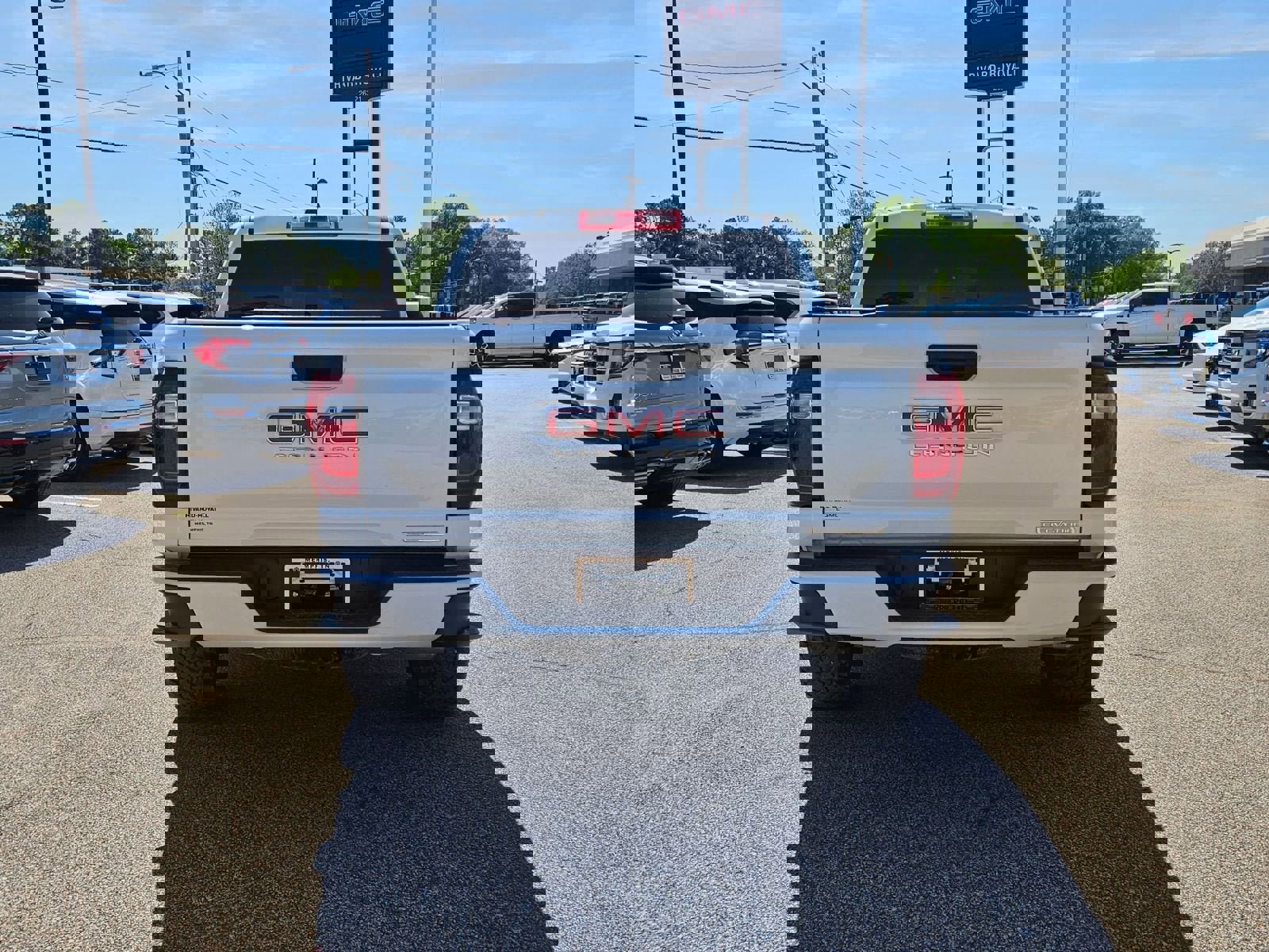 Used 2024 GMC Canyon Elevation image 5