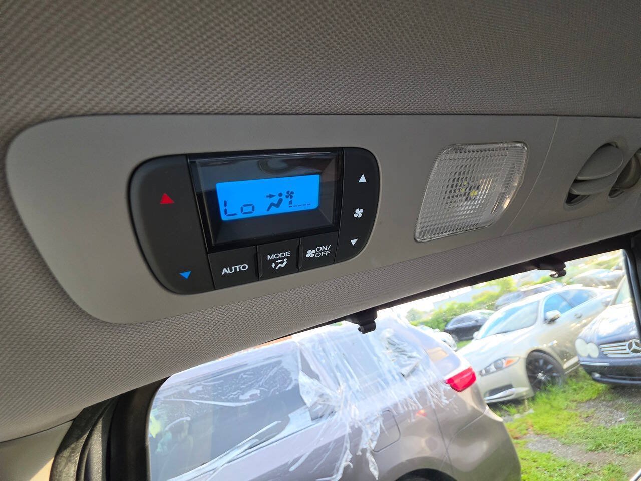 Used 2012 Honda Odyssey Touring Elite image 41