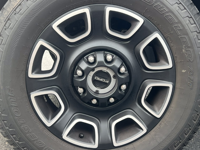 Used 2024 Ford F350 Platinum w/ FX4 Off-Road Package AWD/4WD image 12