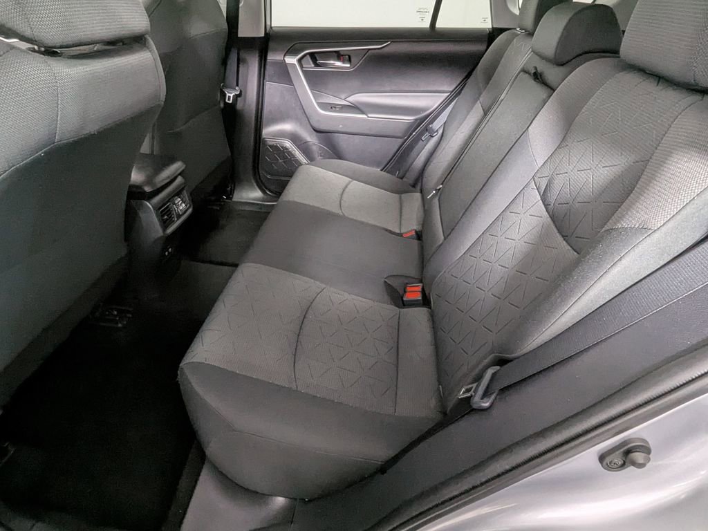 Used 2021 Toyota RAV4 XLE w/ Convenience Package image 45