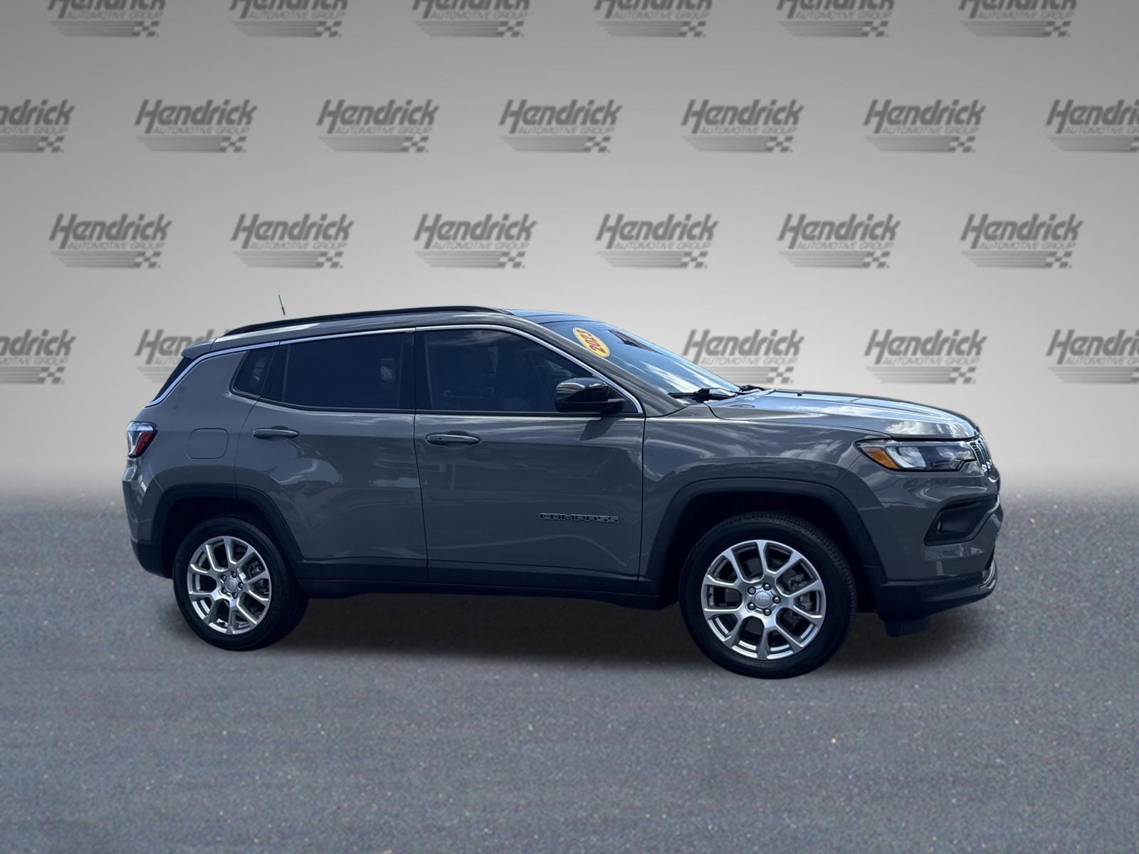 Used 2023 Jeep Compass Latitude AWD/4WD image 11
