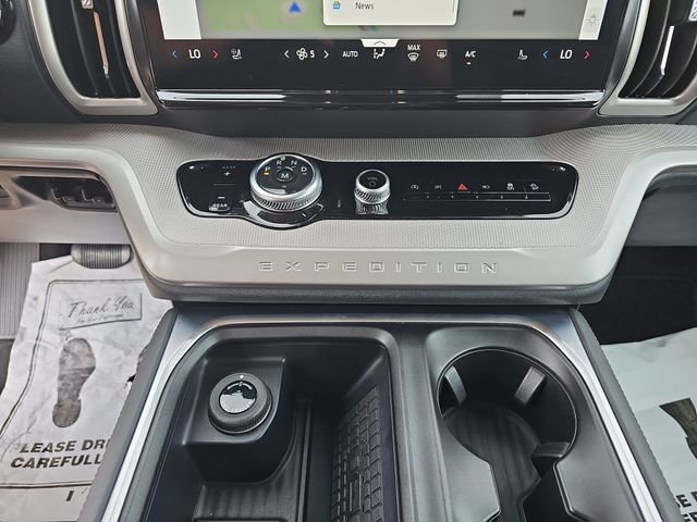 Used 2025 Ford Expedition Max Active AWD/4WD image 21