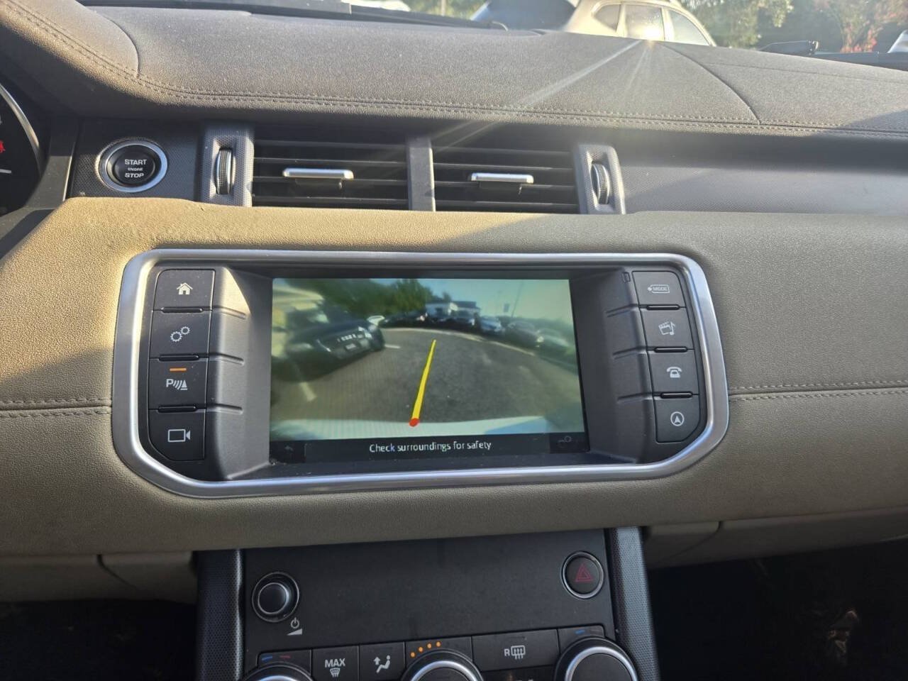 Used 2019 Land Rover Range Rover Evoque SE AWD/4WD image 31