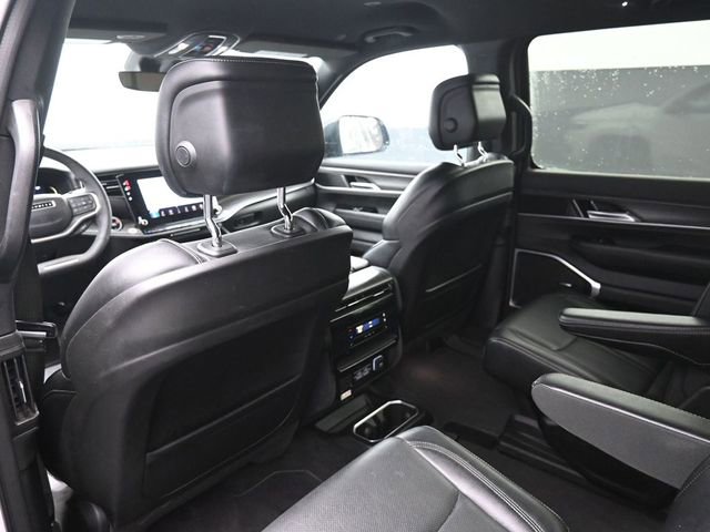 Used 2024 Jeep Wagoneer Series II AWD/4WD image 36