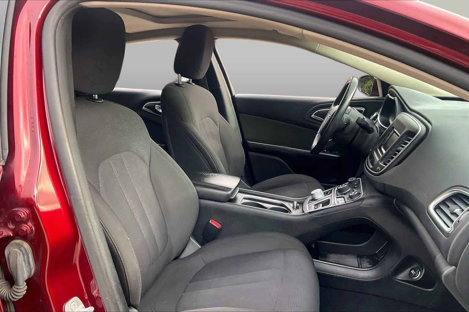 Used 2015 Chrysler 200 Limited w/ Convenience Group FWD image 9